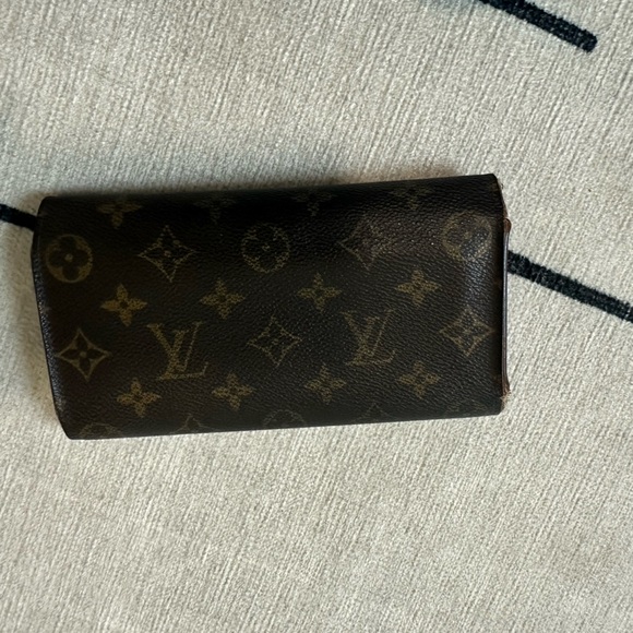 LOUIS VUITTON Monogram Sarah Snap Wallet - Picture 5 of 7